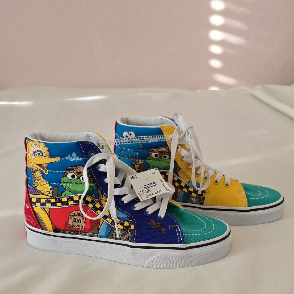 Sesame Street Vans Men's Size: 5 1/2